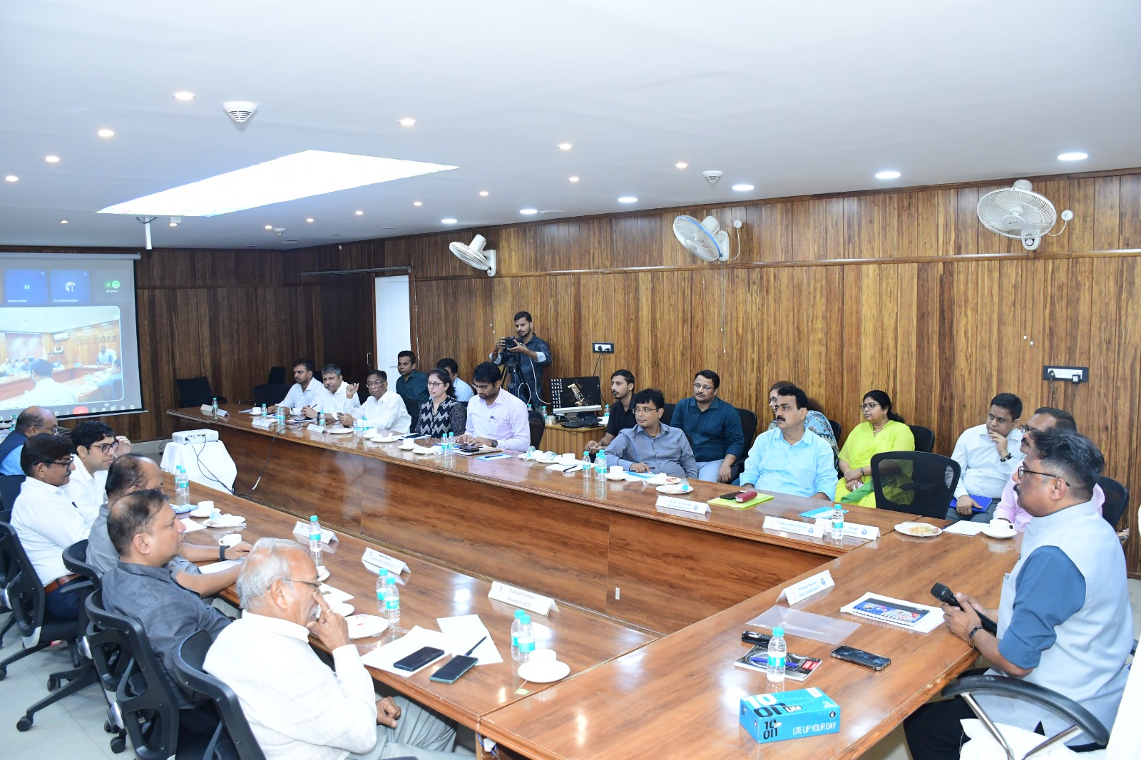 Delegates participating in GST taxpayer outreach seminar organised by CGST Ranchi
